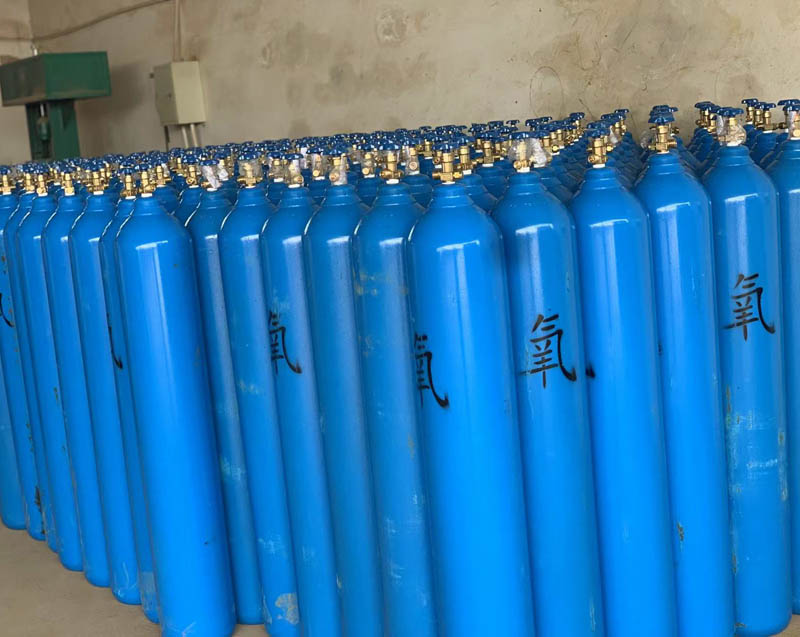 標(biāo)準(zhǔn)氣體的常用用途：用于儀器儀表的檢與校準(zhǔn)